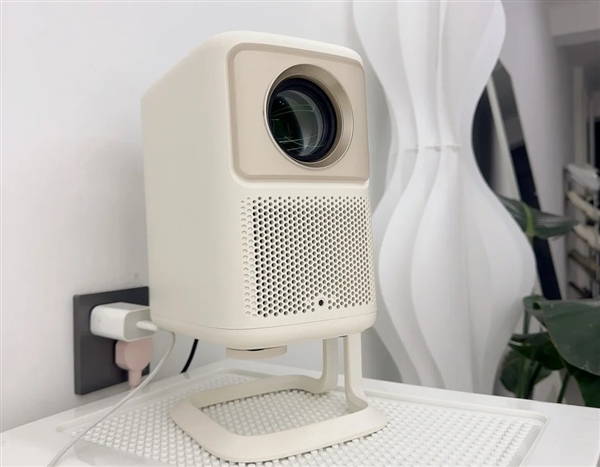 哪个好 实测三款便宜又好用的便携投影仪推荐尊龙凯时人生就是搏平台2024年便携投影仪(图4)
